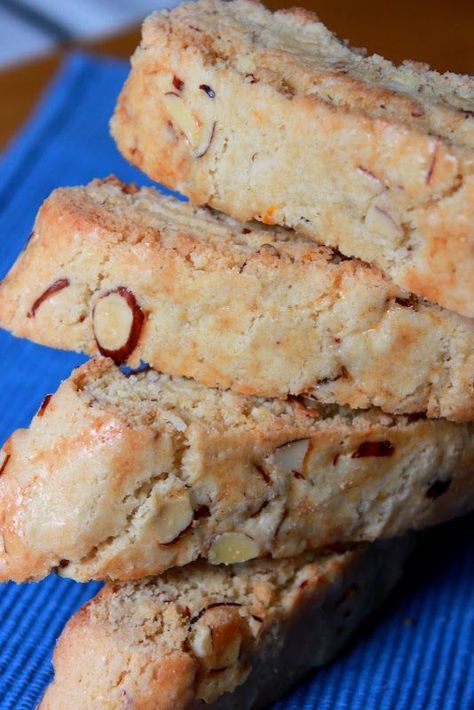 Best Biscotti Recipe, Orange Biscotti, Almond Biscotti Recipe, Glutenfri Baking, City Kitchen, Italian Cookie Recipes, Almond Biscotti, Biscotti Cookies, Classic Recipes