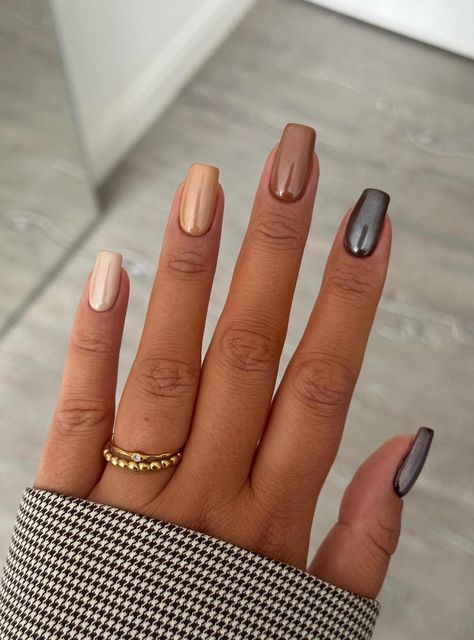 Cute Fall Nails Short Square, Straight Nail Designs, Square Fall Nail Ideas, Cute Fall Nail Ideas Short, Thanksgiving Nail Inspo Square, Squavol Short Nails, Short Nails November, Short French Tip Acrylic Nails Fall Colors, Seasonal Nail Ideas