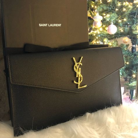 YSL Saint Laurent Black Envelope Clutch Yves Saint Laurent Y, Ysl Clutch, Gold Clutch Bag, Prom Clutch, Black Envelope, Ysl Saint Laurent, Black Gold Chain, Black Envelopes, Envelope Clutch Bag