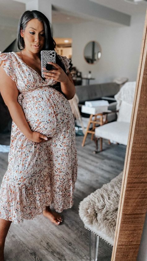 Pregnant Ashley Graham, Maternity Outfits Summer Plus Size, Spring Maternity Outfits Plus Size, Pregnant Dinner Outfits, Summer Pregnancy Outfits Plus Size, Midsize Pregnancy Fashion, Midsize Maternity Outfits, Midsize Maternity Fashion, Midsize Pregnancy Outfits