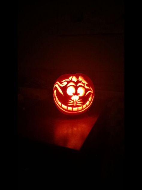 My Cheshire Cat pumpkin carving Cheshire Cat Pumpkin Carving, Cat Pumpkin Painting, Cheshire Cat Pumpkin, Disney Pumpkin Stencils, Cat Pumpkin Carving, Pumpkin Carve, Cute Pumpkin Carving, Disney Pumpkin Carving, Pumkin Carving