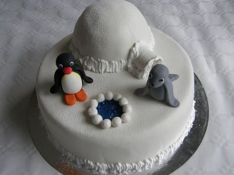 Pingu cake — Children's Birthday Cakes Pingu Cake, Pingu Pingu, Penguin Cakes, Funny Birthday Cakes, Childrens Birthday Cakes, Cupcake Ideas, Pretty Birthday Cakes, Cake Board, Cute Birthday Cakes