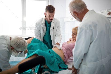 Gynecologist Visit, Gynecologist Exam, Normal Birth, Birth Pictures, Medical Photography, Massage Therapy Techniques, Birth Photos, Baby Hospital, Give Birth