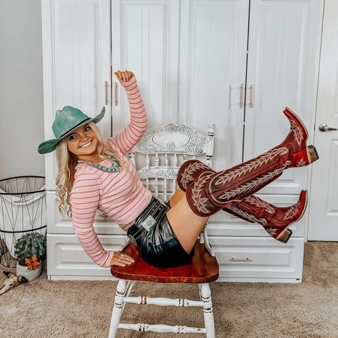 Valentines Day Red & Pink Look ❤️‍🔥🫶🏻 comment “VDAY1” for outfit details 💌 . . . @lane.official Valentines Day Outfit // Valentines Look // Western Valentines Outfit // western style // western outfit inspo // cowgirl chic // cowgirl boots // lane boots // red boots // western outfit inspo // pink and red outfit #valentinesdayoutfit #vdayoutfit #stylingvideos #galanetines #cowgirlchic #cowgirlboots #lovemylanes #westernfashionbabes #westernfashioninspo #cowgirlfashion #rodeofashionblogger The Kiersten Zile Collection (@kierstenzile) on Instagram | hello@kierstenzile.com ⚡️Western Fashion ⚡️ Shop Outfits 👇 Follow me on Insta! Watch the latest video from The Kiersten Zile Collection (@kierstenzile). Tik Tok 12.2k Followers | 72k likes Pink And Red Outfit, Outfit Inspo Pink, Vday Outfit, Look Western, Chic Cowgirl, Shop Outfits, Outfit Western, Valentines Outfit, Pink Look