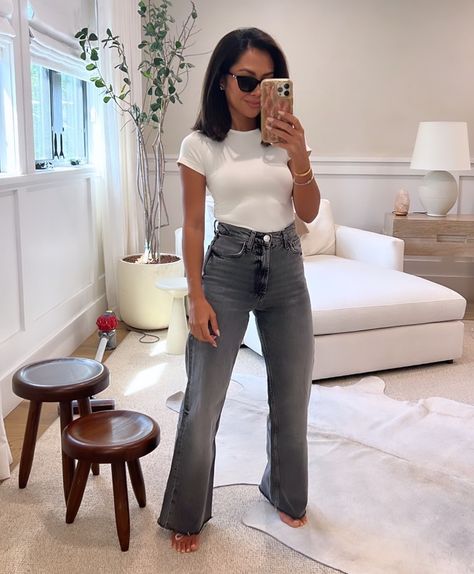 Casual chic OOTD. Shop this look here! Womens fashion, easy outfit idea, jeans and a tshirt outfit, pre-fall outfit idea, outfit inspo, style inspo, mom style, easy outfits for moms, affordable fashion, fall trends 2023, style ideas, outfit ideas, zara jeans, skims tshirt, wide leg jeans, affordable denim, casual chic style, causal mom style, fall vibes, what to wear this fall 2023. Wide Leg Jeans Going Out Outfit, Black Top Light Jeans Outfit, Gray Wide Leg Jeans Outfit, Wife Leg Jeans Outfit, Tshirt And Jeans Outfit, Fall Trends 2023, Naomi Boyer, Light Jeans Outfit, Grey Jeans Outfit