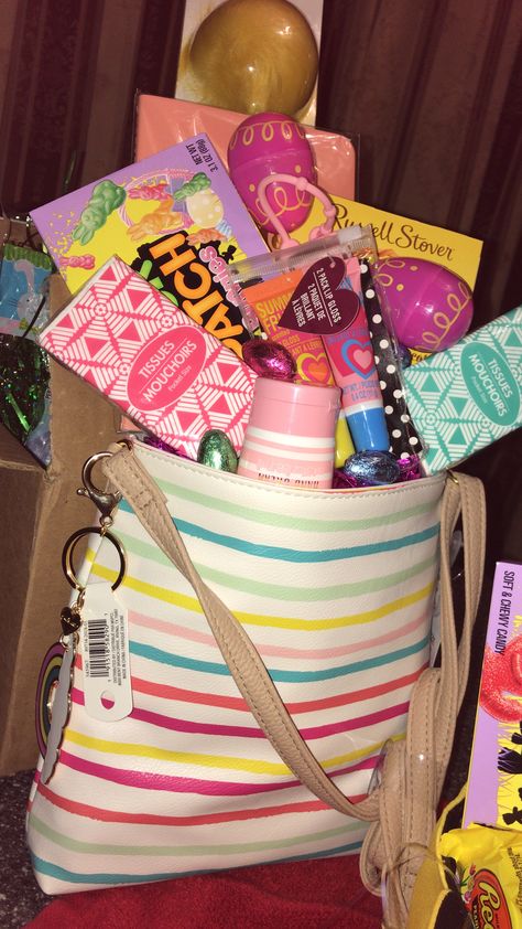 Easter Baskets For Teenage Girl, Easter Basket Ideas For Teens Daughters, Easter Basket For Teenage Girl, Easter Basket Ideas For Teen Girls, Teenage Girl Easter Basket Ideas, Easter Basket Stuffers For Teens, Teenage Easter Basket Ideas, Easter Basket Teen Girl, Easter Baskets For Teens