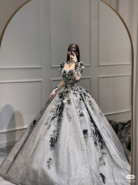 Princess Ball Gowns Royals, Asian Prom Dress, Debut Gowns, Princess Dress Fairytale, Big Wedding Dresses, Dreamy Gowns, White Ball Gowns, Pretty Quinceanera Dresses, Gowns Dresses Elegant