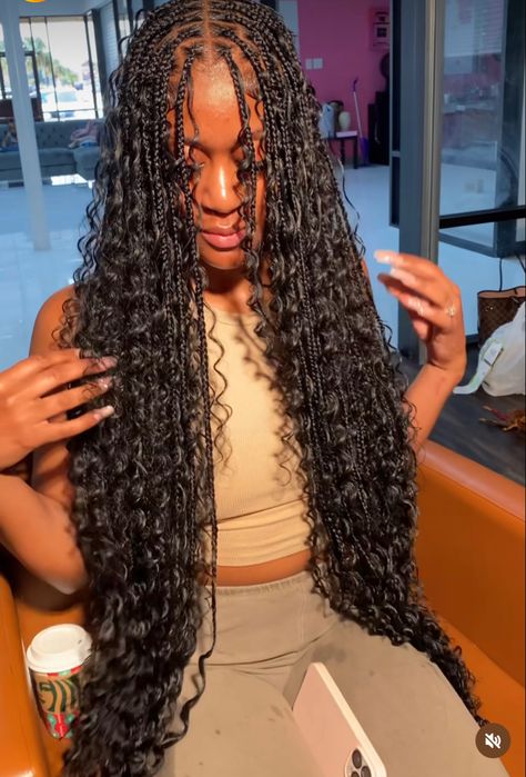 Small Boho Knotless Braids With Curly Ends, Extra Small Goddess Braids, Mid Back Goddess Braids, Boho Braids With Curls At The End, Smedium Knotless Boho Box Braids, Bohieman Knotless Box Braids, Knotless Curls, Small Goddess Braids, Small Bohemian Knotless Braids