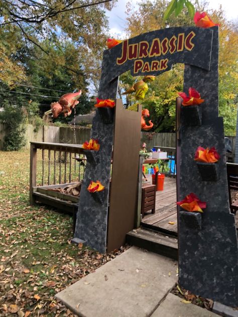 Trunk Or Treat Themes, Trunk Or Treat Decorations, Cars Pfp, Jurassic Park Gate, Trunker Treat Ideas, Jurassic Park Birthday Party, Jurassic Park Party, Dinosaur Birthday Theme, Birthday Party At Park