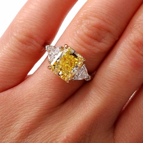 CARTIER 5.33 Natural Fancy Intense Yellow Diamond Platinum Ring  I LOVE CANARY DIAMONDS! Cartier Diamond Rings, Canary Diamond, Yellow Diamonds Engagement, Yellow Diamond Rings, Fancy Yellow Diamond, Platinum Diamond Rings, Platinum Ring, Yellow Sapphire, Stunning Jewellery