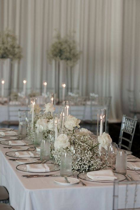 White Roses Sweetheart Table, Winter Wedding Floral Centerpieces, Rectangular Wedding Table Decor, Classy Reception, Nikkah Decor, Rose Table Runner, White Rose Centerpieces, Gypsophila Wedding, Lavish Wedding