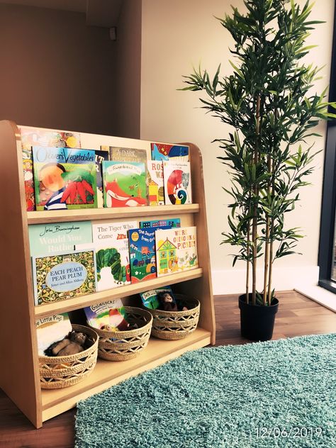 Book Corner Ideas For Preschool, Reading Area Daycare, Book Area Preschool, Earthy Preschool Classroom, Eyfs Nursery Layout, Classroom Shelving Ideas, Book Corners Classroom Reading Areas, Preschool Book Corner, Book Corner Ideas Childcare