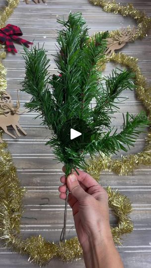 Reuse Artificial Christmas Tree, Repurposed Artificial Christmas Tree, Old Christmas Tree, Recycled Christmas Tree, Artificial Xmas Trees, Faux Christmas Trees, Christmas Tree Branches, Christmas Centerpieces Diy, Craft Decor