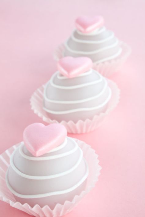 cake balls for the baby shower. Like the idea of displaying them in cupcake liners. The hearts are cute too. also could be used for bridal shower. Cake Ball, Pastel Cupcakes, Cake Bites, Valentines Day Cakes, Valentine Cake, Cake Balls, Sweet Valentine, Cakepops, Pretty Cakes