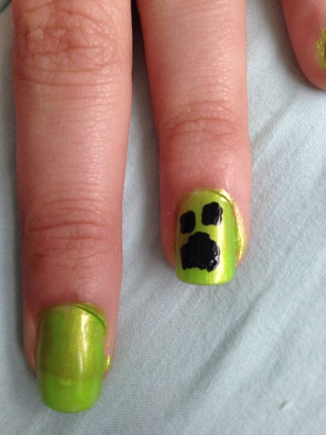 Creeper nails Creeper Nails, Jeepers Creepers, Creepers, Halloween Nails, Travel Journal, Acrylic Nails, Enamel Pins, Nails, Halloween