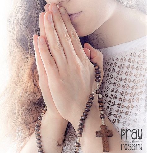 Pray The Rosary, Prayer Hands, Praying The Rosary, Hand Reference, Praying Hands, The Rosary, Hand Tattoo, Ap Art, Photo To Video