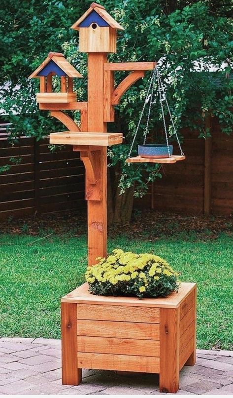 Bird Feeder Station, Bird Houses Ideas Diy, Diy Bird Feeder, Bird Houses Diy, Wooden Bird, Backyard Birds, Backyard Projects, Decor Minimalist, Flower Planters