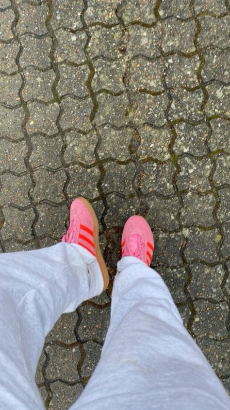 Pink Adidas Outfit, Bright Pink Shoes, Pink Gazelle, Colored Adidas, Pink Gazelles, Sarah Adams, Nike Shoes Women Fashion, Adidas Sambas, Colorful Sneakers