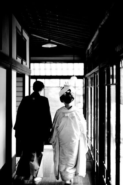 Shinto Wedding, Kimono Photography, Japanese Wedding Kimono, Wedding Asian, Japanese Bride, Japan Wedding, Japanese Couple, Japanese Wedding, Wedding Kimono