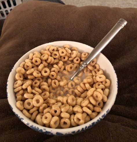 Heart Cereal, Honey Cereal, Cheerios Cereal, Scary Food, Honey Nut Cheerios, Bowl Of Cereal, Honey Nut, Food Babe, Healthy Food Dishes