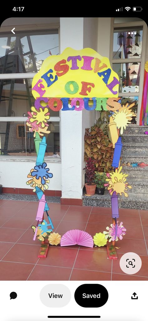 Colour Theme Preschool Art, School Festival Decorations, Holi Theme Decoration Ideas, Holi Festival Display Board, Holi Decor Ideas, Baisakhi Decoration Ideas For School, Colour Theme Board For Preschool, Holi Board Decoration Ideas For School, Holi Board Decoration