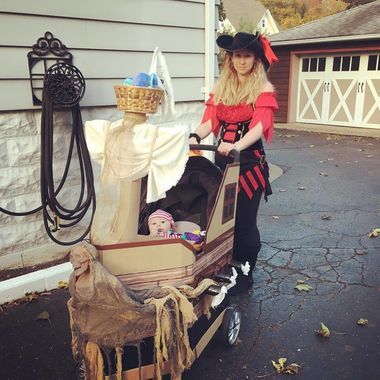 Arggg, Matey! Shiver me timbers! This be a great baby stroller Halloween costume for all you salty sea dogs and scallywags. Stroller Costume Ideas, Baby Stroller Costume, Baby Food Chart By Age, Stroller Halloween, Stroller Halloween Costumes, Stroller Costume, Batman And Robin Costumes, Newborn Food, Baby Food Recipes Stage 1