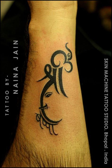 Om Shree Ganesh ! Original design of our studio by Naina Jain - tattoo Artist Hope u guys like this too.. Your Views,Comments and Shares would be appreciated ! For more information visit and like us at - Skin Machine Tattoo Studio . Bhopal. India Shree Tattoo, Square Tattoo, Hindu Tattoos, Ganesh Tattoo, Mantra Tattoo, Hindi Calligraphy, Polynesian Tattoos, Ganesha Tattoo, Mom Tattoo Designs