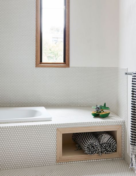 Tiled In Bath, Tiled Bath Tub, Bath With Storage, Tiled Baths, Tiled Bath, Penny Round Tiles, Round Tiles, Penny Round, Upstairs Bathrooms