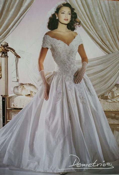 Wedding Dresses 80s, 90s Wedding Dress, 90s Wedding, Demetrios Wedding Dress, 80s Wedding, Retro Wedding Dresses, Retro Bridal, Wedding Dress Designers, Princess Gown