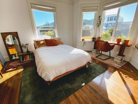 San Francisco Apartment Decor, California Aesthetic Home, School Apartment, California Apartment, Sf Apartment, San Francisco Apartment, Japandi Bedroom, Airy Bedroom, Shared Apartment