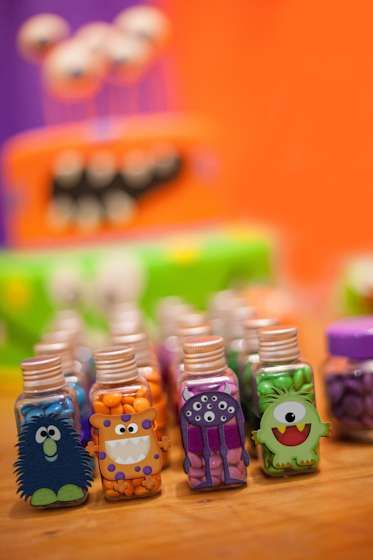 Monsters have fun | CatchMyParty.com Monsters Birthday Party, Monster Party Ideas, Little Monster Party, Little Monster Birthday, Monster 1st Birthdays, Monster Inc Birthday, Lolly Bags, Monster Birthday Party, Monster Birthday Parties