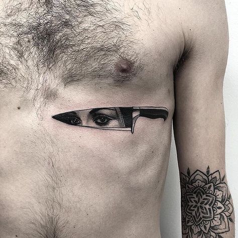 43 Gorgeous Minimalist Tattoo Ideas for Body Art!; minimalist tattoo ideas; minimalist tattoo men; minimalist tattoo design; minimalist tattoos buzzfeed; minimalist tattoos with meaning  #minimalist #minimalisttattoos #tattoos #tattoodesigns #inkedbabes #tattooedwomen #sleevetattoos #bodyart #inked #tattooidea Men Minimalist Tattoo, Tattoo Men Minimalist, Minimalist Tattoo Men, Tattoo Artist Aesthetic, Tattoo Ideas Minimalist, Gotik Tattoo, Minimalist Tattoo Meaning, Tatuagem Masculina Pequena, Minimalist Tattoo Ideas