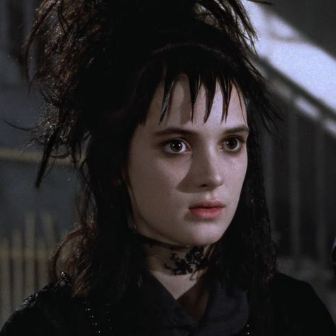 Winona Ryder - Lydia Lydia Deetz Makeup, Lydia From Beetlejuice, Winona Ryder Beetlejuice, Lydia Beetlejuice, Beetlejuice Makeup, Winona Forever, Posters Ideas, Lydia Deetz, Tim Burton Films