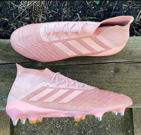 Pink Soccer Cleats, Womens Soccer Cleats, Best Soccer Cleats, Girls Soccer Cleats, Best Soccer Shoes, Soccer Things, Soccer Hair, Rugby Boots, Nike Football Boots