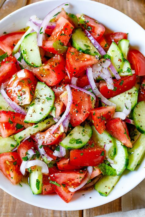 Tomato Cucumber Salad, Plats Healthy, Tomato Salad Recipes, Fresh Salad Recipes, Cucumber Tomato Salad, Tomato Cucumber, Cucumber Recipes Salad, Best Salad Recipes, Makanan Diet