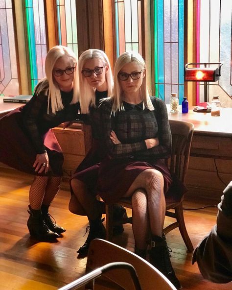 Quentin’s hair on Instagram: “Alice x3 #TheMagicians #AliceQuinn #OliviaTaylorDudley” The Magicians Alice Quinn, Julia Wicker, Alice Quinn, Hale Appleman, The Magicians Syfy, 2020 Aesthetic, Olivia Taylor Dudley, Magic Show, Fantasy Novel