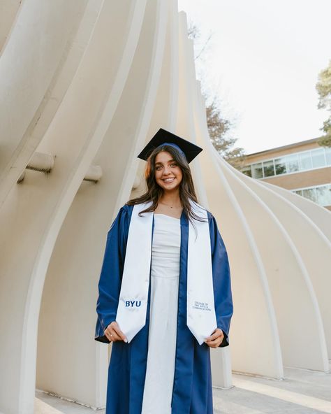 Happy graduation week to all the BYU grads out there! #riseandshoutthecougarsareout #gradphotos #graduation #graduationphotography #byu #byualumni #byucfacgrad #byucfac #utahphotographer #utahweddingphotographer Byu Graduation Pictures, Byu Graduation, Byu Idaho, Grad Shoot, Byu Cougars, Grad Pic, Grad Photoshoot, Graduation Photography, Happy Graduation