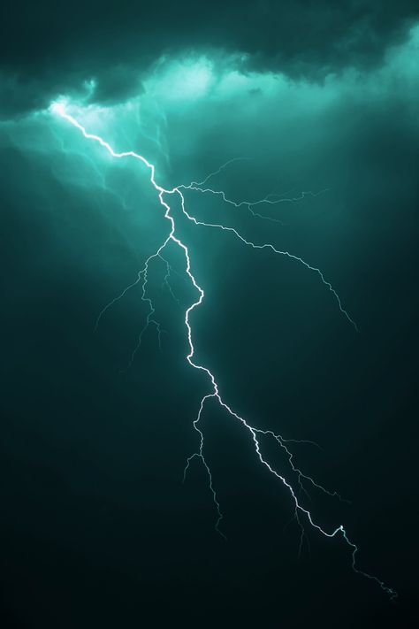 Lightning Painting, Lightning Wallpaper, Lightning Sky, Lightning Background, Lightning Images, Green Lightning, Lightning Art, Turquoise Aesthetic, Lightning Photos