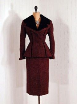 *1940's Lilli-Ann San-Francisco Designer-Couture Label*Exquisite Ruby Red,Charcoal & Midnight-Black Fully-Lined Wool*Seductive Portrait-Collar Plunge Velvet-Stripes Peplum Jacket*Matching Cockta Noir Wedding, Lilli Ann, Fashion 1940s, 50's Style, Velvet Collar, 20th Century Fashion, Jacket Suit, Peplum Jacket, Beautiful Suit