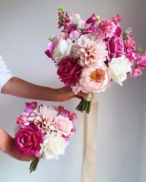 🌸💕🌷🎀🩷 . . . #florist #floralart #flowerstagram #flowers #floraldesign #weddinginspo #bouquet #colourfulflowers #beautifulflowers #stylemepretty #weddinginspiration #modernbride #weddingflowers #brisbaneflorist #thisisbrisbane #flower #madewithlove #flowerbouquet #blooms #floral #brisbaneevents #flowerlove #brisbaneweddings #bridalbouquet #weddingflorist #love #weddingflowers #flowersofinstagram #brisbaneweddingflorist #brisbane Wedding Pallet Colors, Blush Pink Bouquet, Ranunculus Wedding Bouquet, Wedding Pallet, Ranunculus Wedding, Pink Bridal Bouquet, Pallet Wedding, Bridal Bouquet Pink, Wedding Bouquets Pink