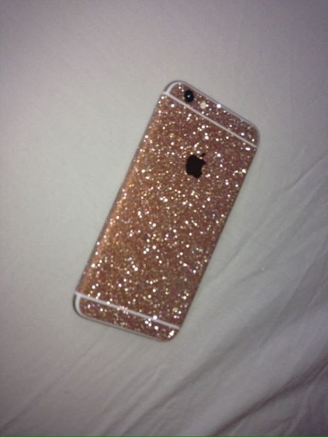 Pinterest: dopethemesz ; bougie glam aesthetic; gold glitter iphone XOXO Iphone 6 Aesthetic, Glitter Iphone 6s Cases, Boujee Lifestyle, Sparkly Phone Cases, Glitter Iphone 6 Case, Sparkle Phone Case, Glitter Phone Case, Glitter Iphone Case, Glitter Phone Cases