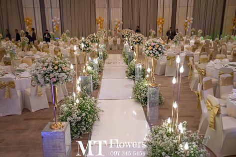 Wedding Walkway Indoor, Wedding Walkway Ideas Indoor, Wedding Walkway Decorations, Wedding Ballroom Decor, Winter Wonderland Wedding Theme, Wedding Walkway, Indoor Wedding Decorations, Wedding Graphic Design, Wonderland Wedding Theme