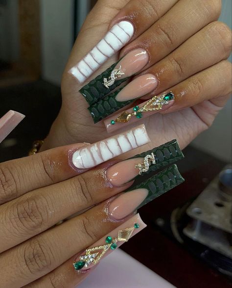 Bright Acrylic Nails, Emerald Nails, Gold Acrylic Nails, Glitter Nails Acrylic, Long Acrylic Nail Designs, Colored Acrylic Nails, French Acrylic Nails, Short Square Acrylic Nails, Long Acrylic Nails Coffin