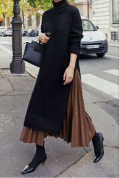 dress Winter Looks With Skirts, How To Style A Skirt In Winter, Long Winter Skirt Outfit, Modest Winter Fashion, Tznius Fashion, Winter Skirt Fashion, Rok Outfit, Elegante Casual, Muslimah Fashion Outfits