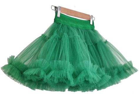 Спешу поделиться последними новинками в моем магазине #etsy: Green tutu skirt ST. PATRICKS costume Fluffy baby girl tutu Toddler birthday tutu Christmas babygirl skirt Ballet tutu for toddler #haradzuku #babygirlskirt #1stbirthdaycostume https://etsy.me/44zgnJk Green Tulle Skirt, Green Tutu, Net Skirt, Toddler Tutu, Girls Skirts, Green Tulle, Girl Tutu, Tulle Skirts