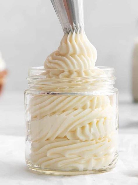 Cream Cheese Buttercream Frosting - Cheese Knees Bourbon Whipped Cream, Cream Cheese Buttercream Frosting, Cream Cheese Sugar Cookies, Frosting Recipes Easy, Peppermint Cream, Making Whipped Cream, Cream Cheese Buttercream, Irish Cream Liqueur, Make Cream Cheese