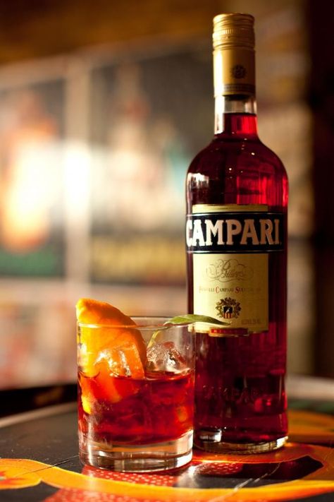 Campari Club Soda Drinks, Bitter Cocktail, Campari Drinks, Red Wine Spritzer, Campari Cocktails, Gin And Soda, Tequila Soda, White Wine Spritzer, Campari And Soda