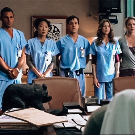 the greys anatomy season 1 interns a.k.a. the best interns ever Greys Anatomy Season 3, Greys Anatomy Season 2, Greys Anatomy Season 1, I Lost A Friend, Brooklyn 9 9, Dark And Twisty, Cristina Yang, Grey Anatomy Quotes, Gray Aesthetic