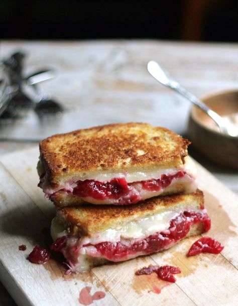 CRANBERRY + WHITE CHEDDAR + BRIE + GRILLED CHEESE SANDWICH [recipe] — The Delicious Life Cranberry Grilled Cheese Sandwich, Cranberry Grilled Cheese, Cream Cheese Sandwich, Cranberry Bread Pudding, Brie Sandwich, Brie Cranberry, Sandwich Sauces, Grill Cheese Sandwich Recipes, Leftover Cranberry Sauce