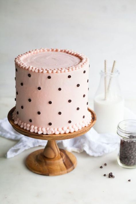 Bakery Photo Op Wall, Elegant Smash Cake, Polka Dot Cake, Dot Cake, Cookie Dough Filling, Cookie Dough Frosting, Pretty Cake, Basic Cake, Homemade Birthday Cakes